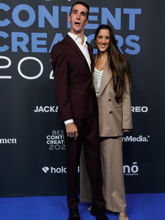 La alfombra azul de los Forbes Best Content Creators 2024 (3)