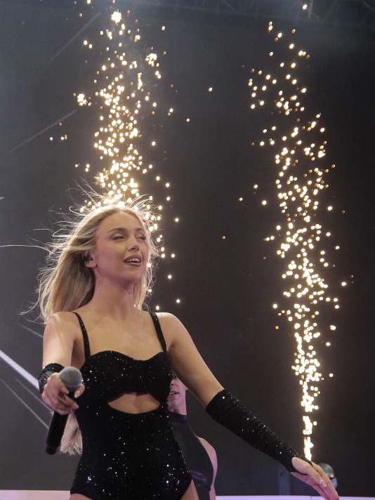 Concierto de Ana Mena en el Coliseum @Quintana (33)