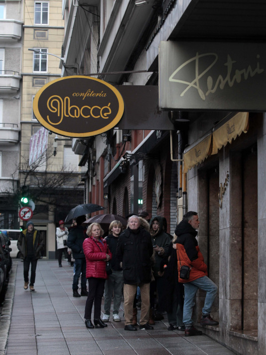 Colas para comprar el Roscón de Reyes en Glaccé @ Quintana (5)