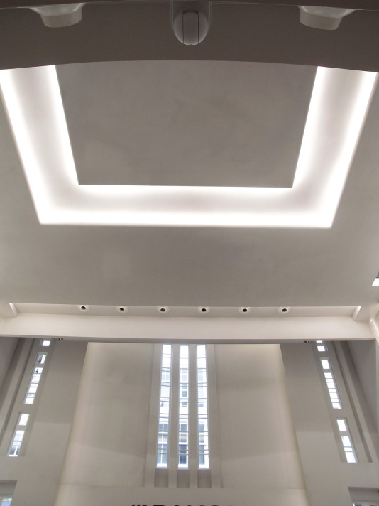 Así es por dentro el cine Avenida reformado por Abanca para convertirse en su Espacio Avenida en A Coruña @ Quintana (9)