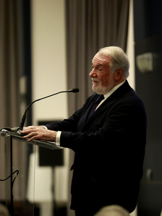 Presentación en A Coruña de la Fundación NEOS, un proyecto de Jaime Mayor Oreja (1)