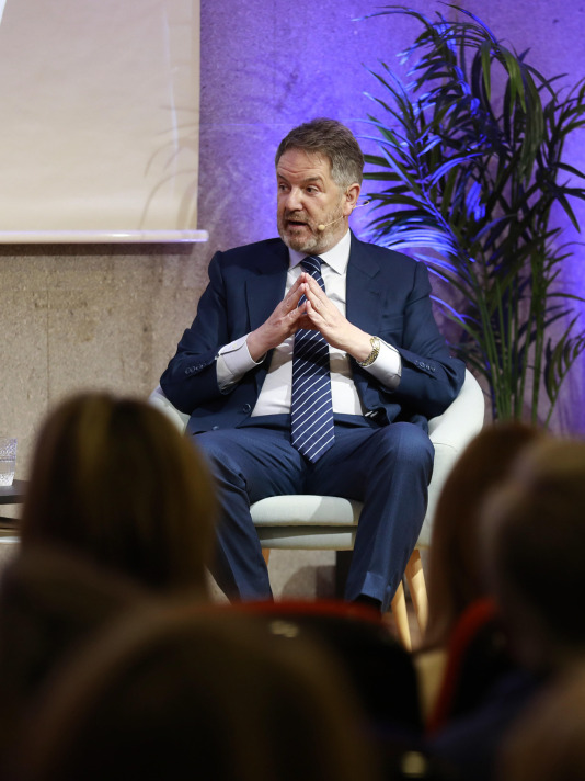 Bieito Rubido protagoniza una charla de ‘Otras voces, más Coruña’ (21)