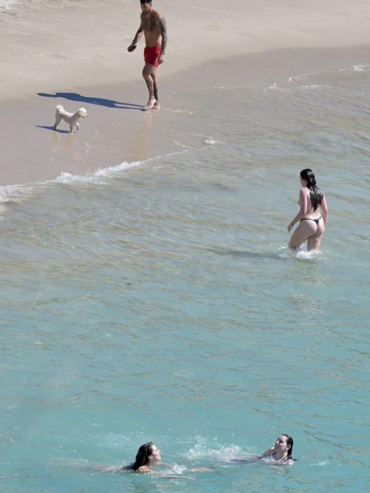 Los coruñeses disfrutan de un soleado último día de marzo @Javier Albores (6)