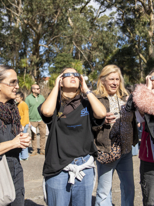 Eclipse casa ciencias (31) 12474212