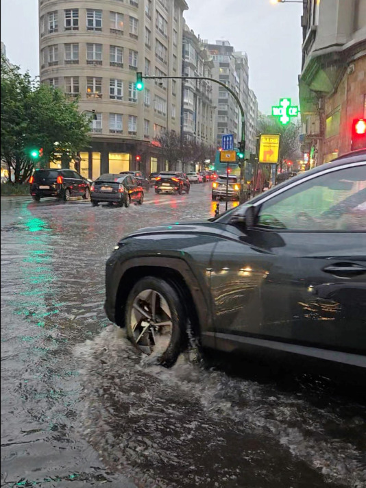 La tormenta de lluvia y granizo que inundó A Coruña el 2 de abril @ Patricia G. Fraga (18)