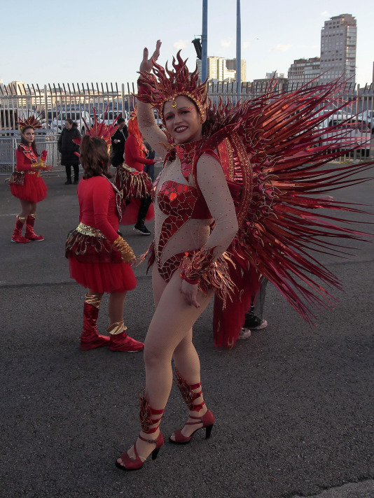 Desfile de comparsas 2025 en A Coruna (42)