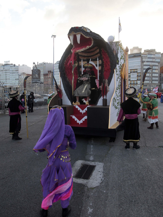 Desfile de comparsas 2025 en A Coruna (50)