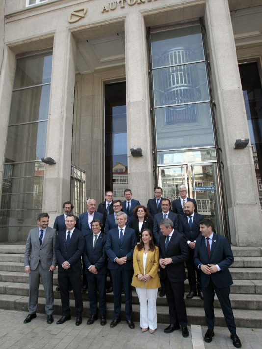 Reunión extraordinaria de autoridades para aprobar la licitación del Máster Plan para Coruña Marítima (15)