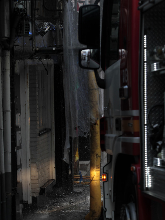 Así quedó por dentro el edificio okupado que ardió en la calle de la Barrera de A Coruña @ Quintana (4)