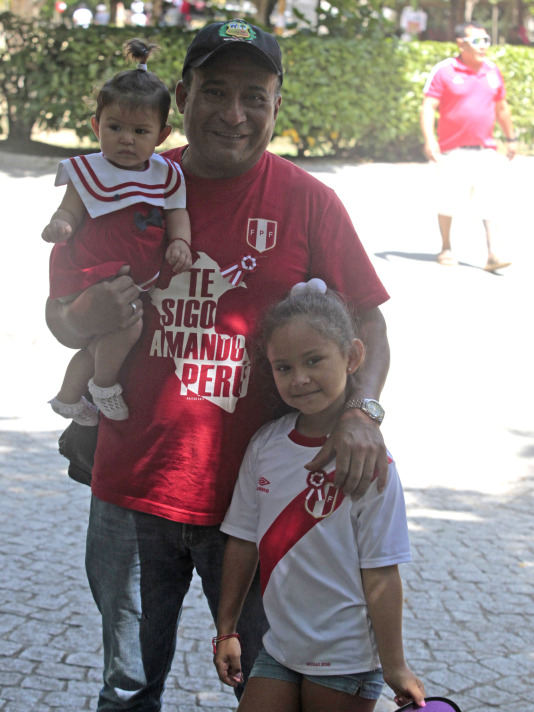 La comunidad peruana de A Coruña celebra su día nacional. FOTO Quintana (30)