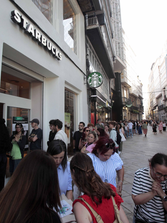 Inauguración del Starbucks. FOTOS Quintana (2)