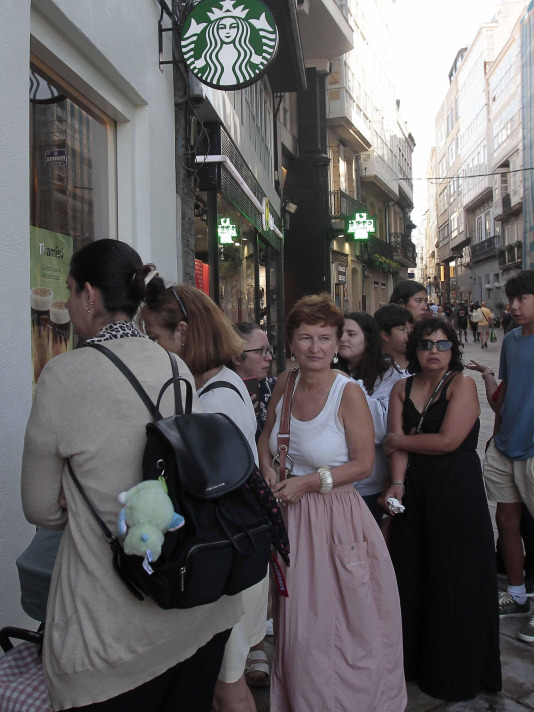 Inauguración del Starbucks. FOTOS Quintana (6)