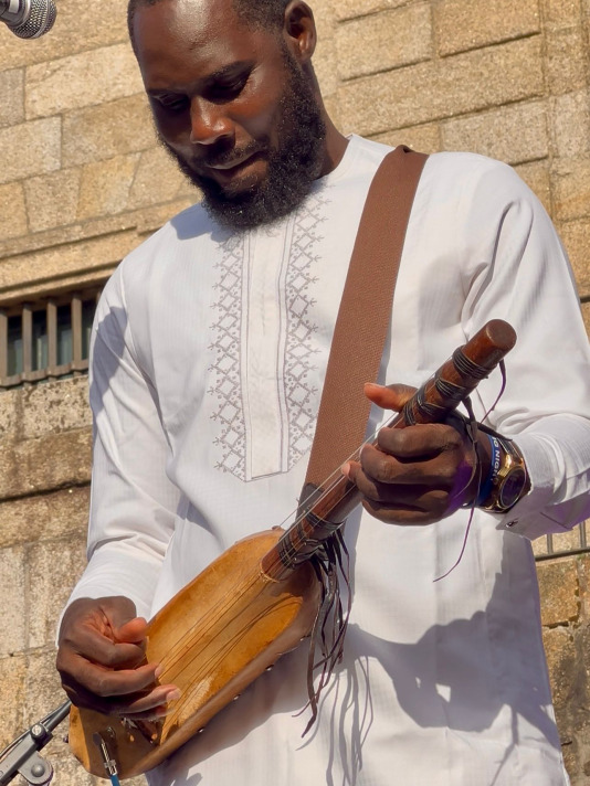 Vieux Farka Touré, en el castillo de San Antón Foto Andrea Gestal