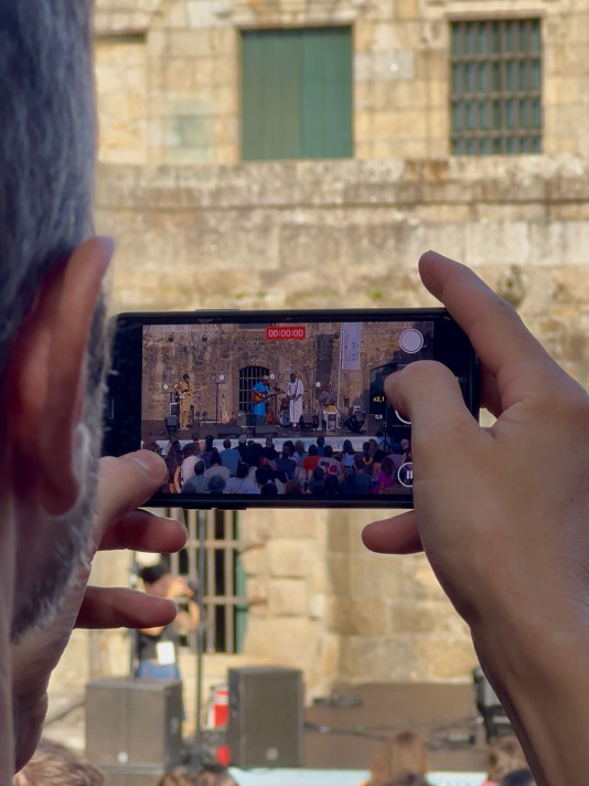 Vieux Farka Touré, en el castillo de San Antón Foto Andrea Gestal
