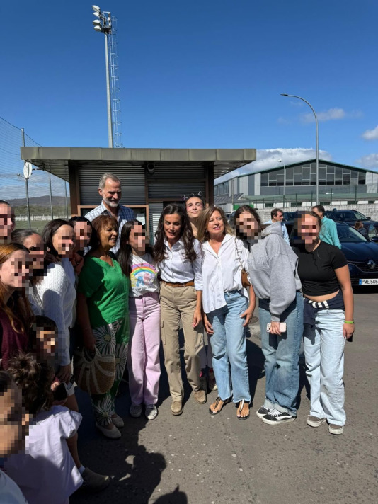Los reyes en el polideportivo de A Granxa, en Verín (1)