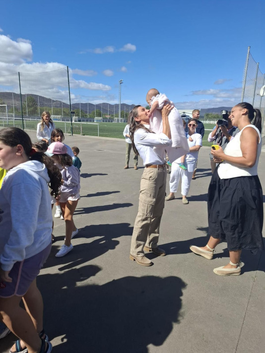 Los reyes en el polideportivo de A Granxa, en Verín (1)