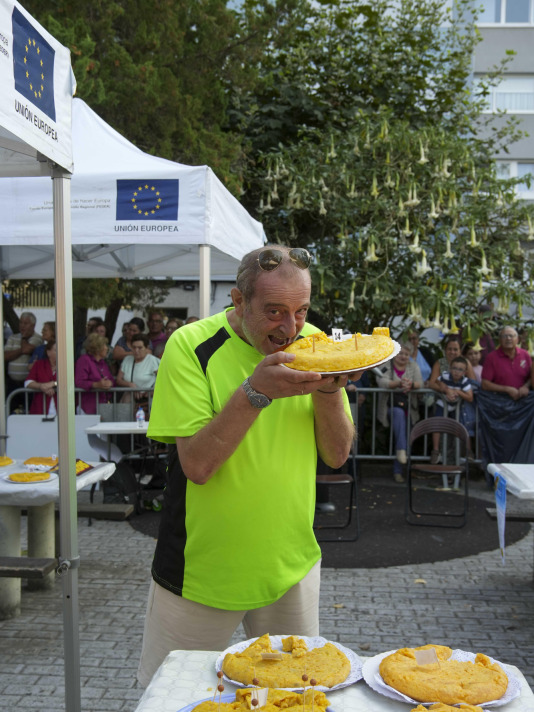 Concurso de tortillas en O Castrillón. FOTOS Carlota Blanco (1)