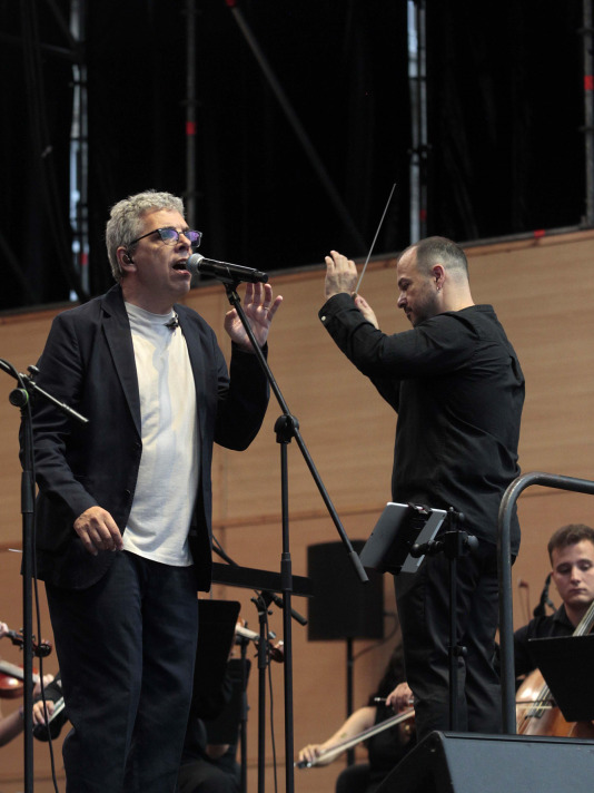 Pedro Guerra y la Orquesta Gaos. Foto Quintana (21)