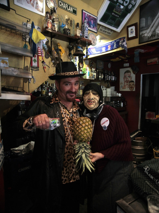 Más de 500 personas para soplar las velas en el Chaflán (5)