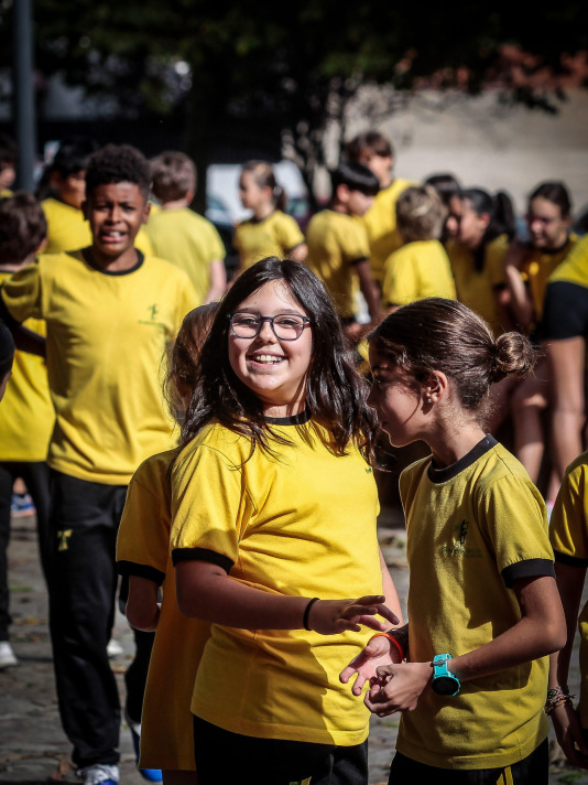 El colegio Franciscanos, para conmemorar los 800 años del tránsito de San Francisco, que se cumplen este sábado, 3 de octubre, realizó una carrera que además de promover la salud, tiene un fin solidario: recolectar fondos para la asociación Boa Noite