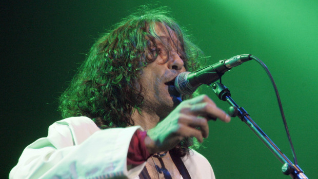 Robe Iniesta, durante un concierto de Extremoduro en el Coliseum en 2012