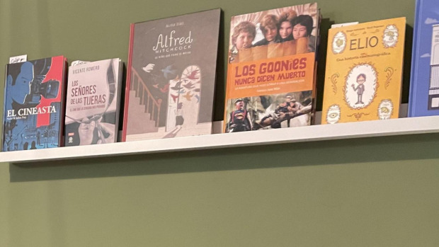 Butacas de los cines Chaplin en la librería Galgo Azul