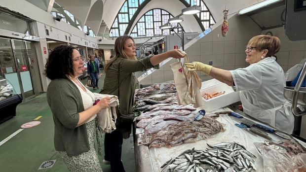 Belén do Campo, durante su visita al mercado de San Agustín