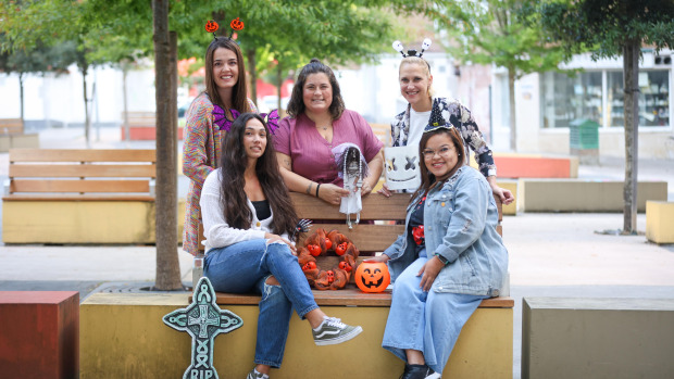 Cinco de las seis vecinas que promueven la actividad