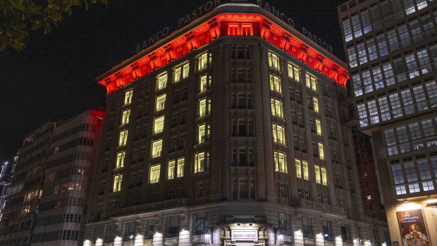 La iluminación del Banco Pastor