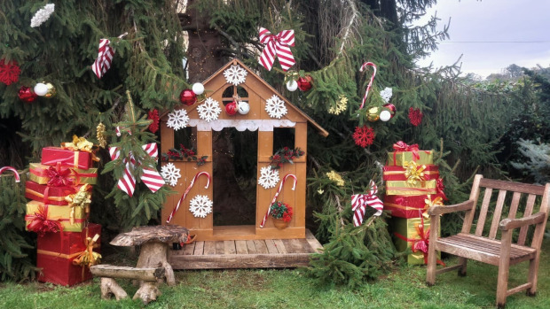 Ambiente navideño en el obrador cambrés