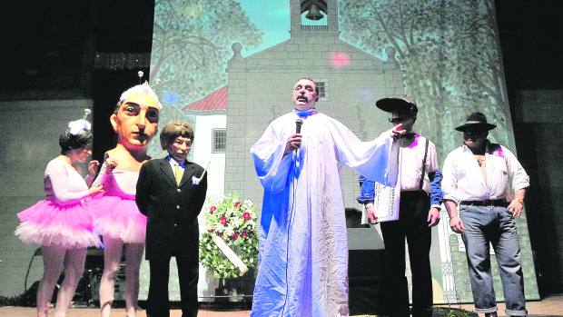 Gelo disfrazado de cura en 2010