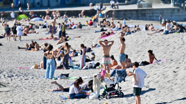 18 marzo 2026 Gente en las playas con la llegada del buen tiempo
