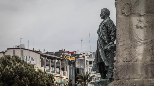 quintana. bustos de kiosko Alfonso, Linares Rivas, sir John Moore, wenceslao FernÃ¡ndez Flores