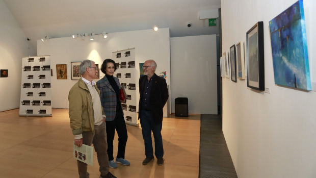 Presentación de la exposición 'Unha viaxe solidaria e creativa cara á vida' en Afundación