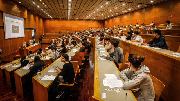 quintana. Pau en la facultad de filologÃ­a de la UDC. alumnos, inhibidores y trÃ¡fico