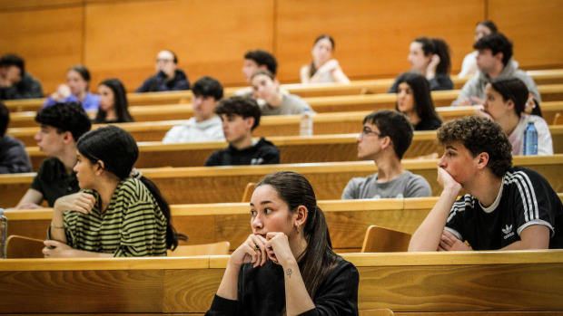 quintana. Pau en la facultad de filologÃ­a de la UDC. alumnos, inhibidores y trÃ¡fico