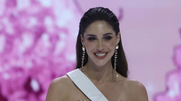 La coruñesa Andrea Valero desfila en el concurso de Miss Universo