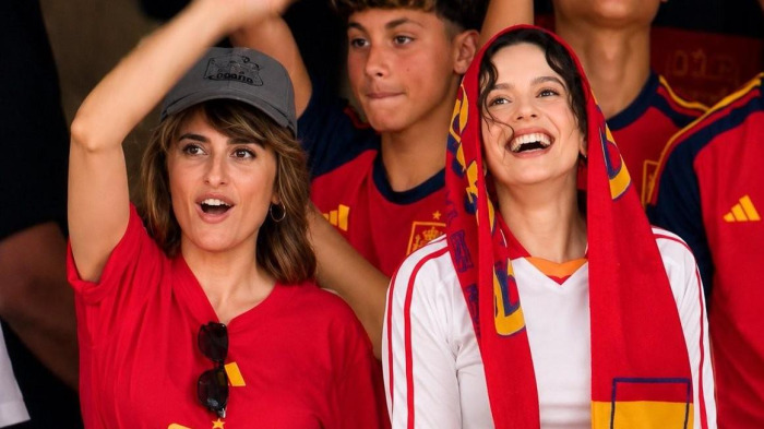 Penelope Cruz y Rosalia animan a la selecci_n espa_ola en Inglewood World Cup 2026_18181518