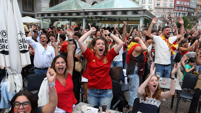 patricia gente viendo la seleccion española