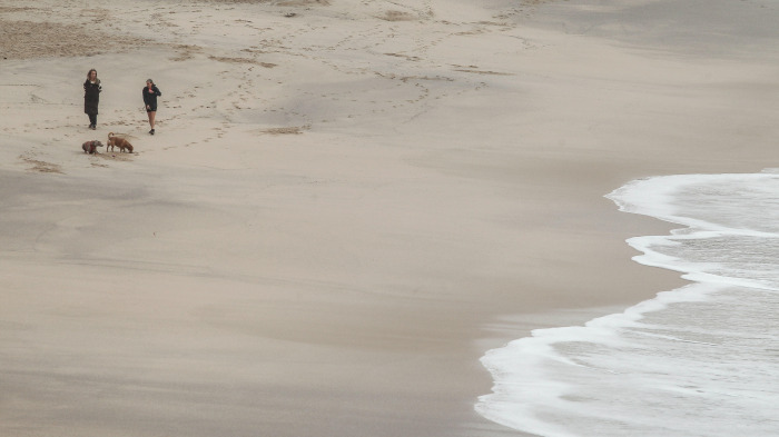 El temporal dejó alertas en el mar y el interior, con fuerte vientos de más de 75 kilómetros por hora