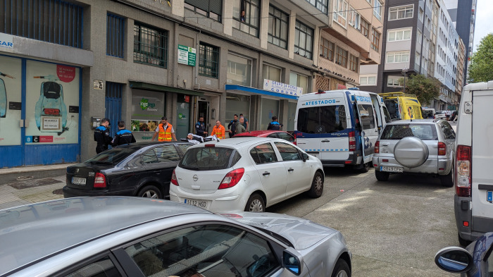 Un conductor kamikaze daña varios vehículos en A Coruña al huir de la Policía