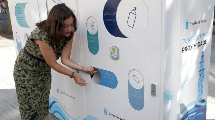 Inés rey presenta la nueva red municipal de puntos limpios