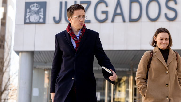 Íñigo Errejón abandona los juzgados tras declarar 