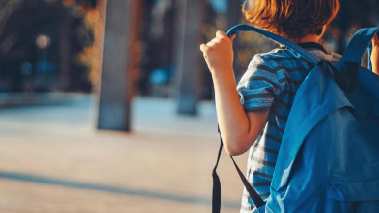 Un niño en la vuelta al cole