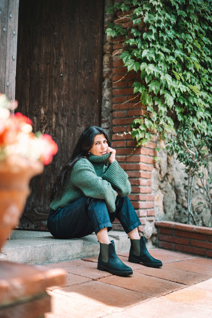 Botines de mujer en piel con elásticos laterales, una apuesta por la comodidad y la versatilidad