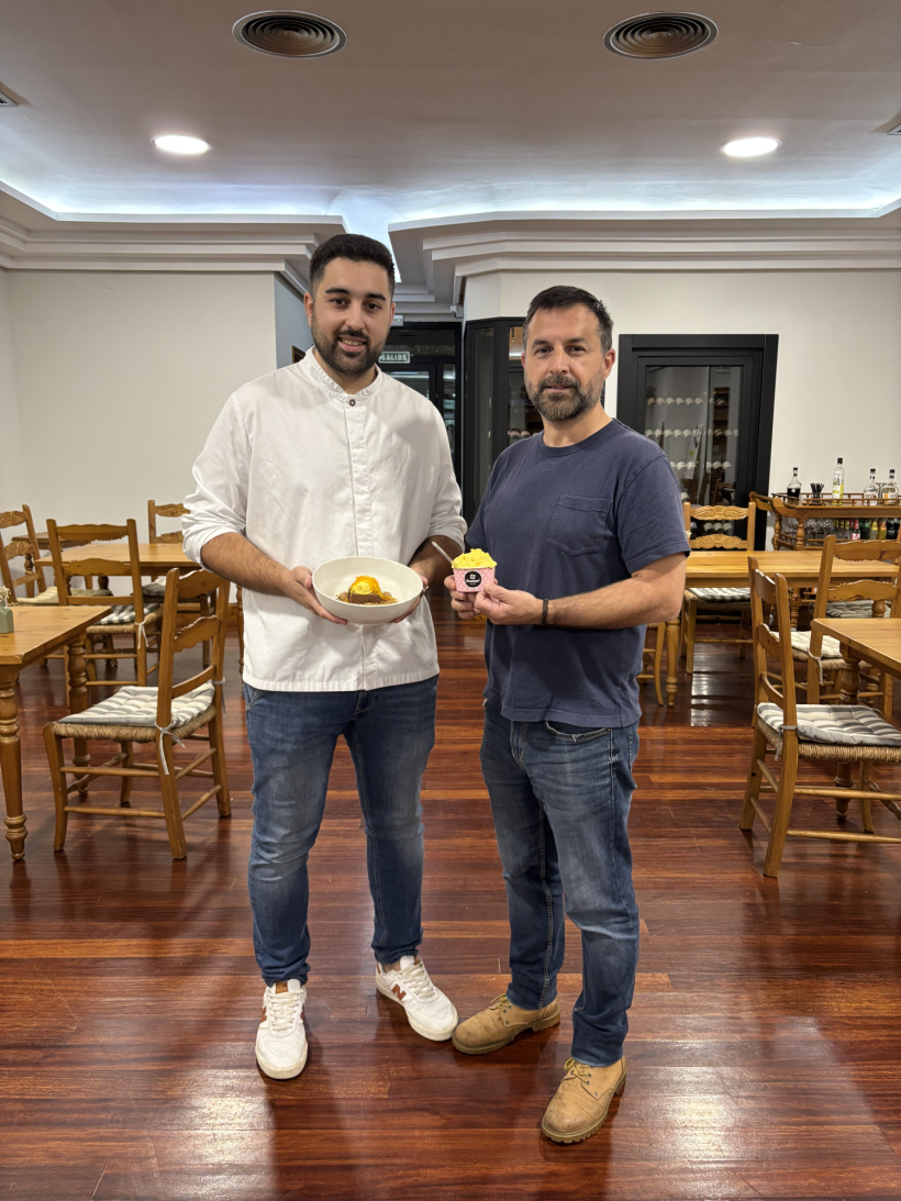 Representantes de Neira Restaurante y Mmmm! Xeados presentan el nuevo Helado de Calabaza