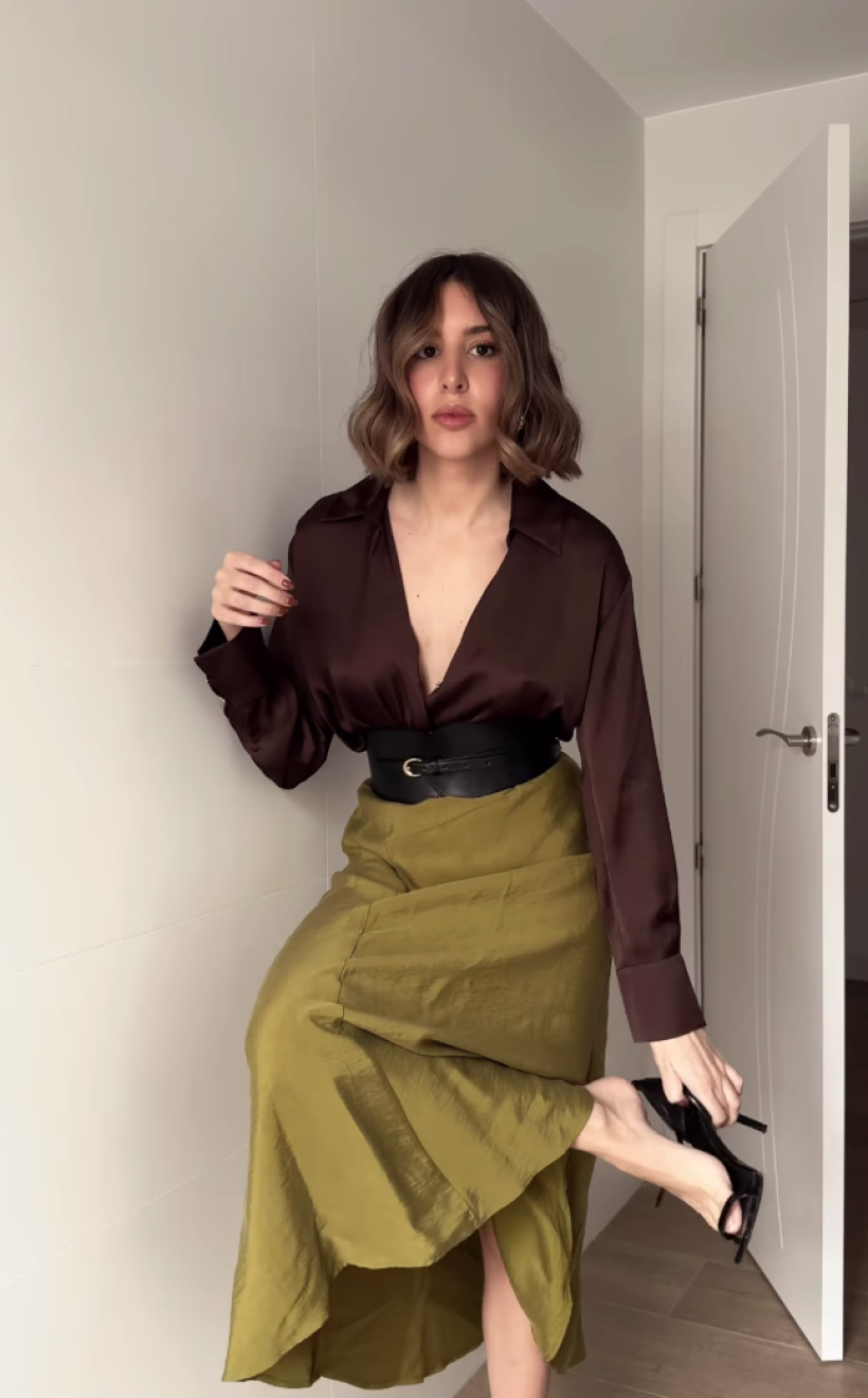 La influencer Marina García combina dos de los colores de la temporada