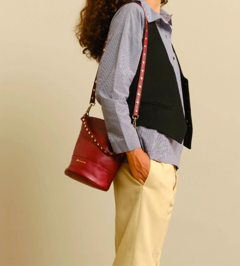 El modelo Perseo en color burdeos