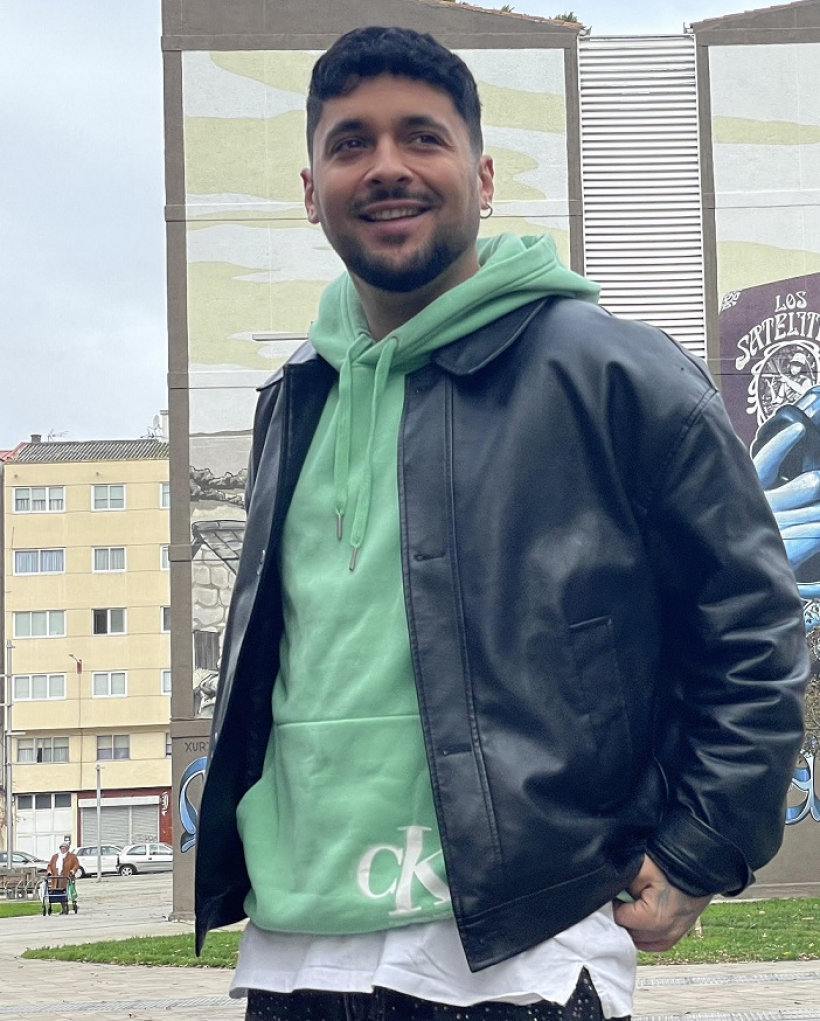 El cantante de Meicende Carlos Lage