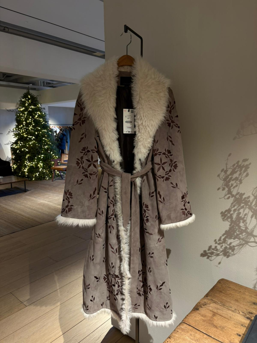 Gabardina más cara de Zara